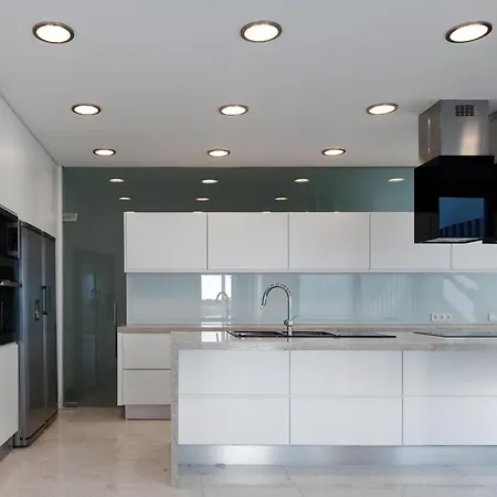 Vila Spacious Sunset With Breathtaking View Portimão